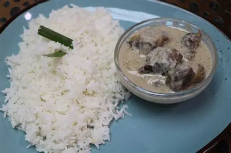 Caril de Amendoim com Carne de Vaca